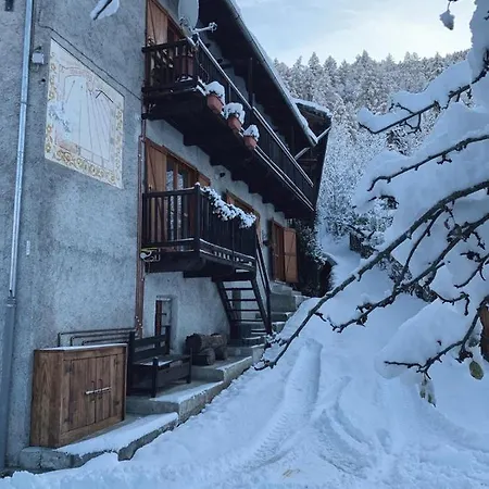 San Marco With A View. Lägenhet Oulx